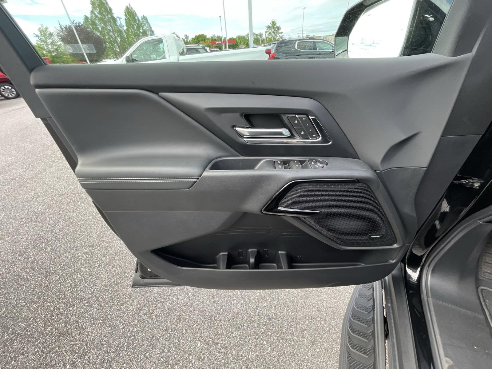 2025 Chevrolet Silverado EV Vehicle Photo in BENTONVILLE, AR 72712-4322