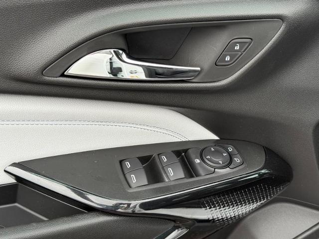 2025 Chevrolet Trax Vehicle Photo in COLUMBIA, MO 65203-3903
