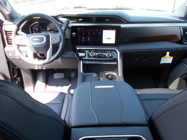 2025 GMC Sierra 2500 HD Vehicle Photo in LOWELL, MA 01852-4336