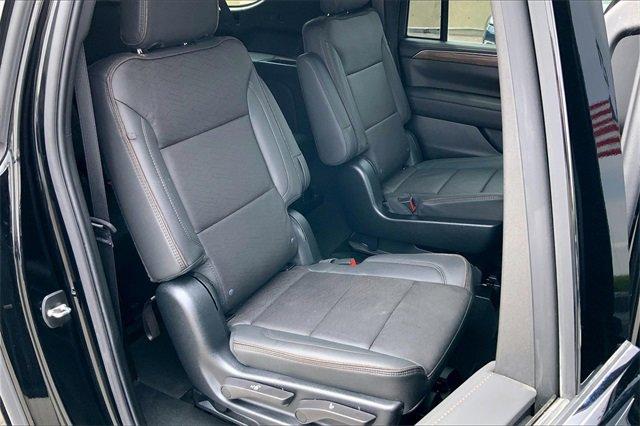 2024 Chevrolet Suburban Vehicle Photo in KANSAS CITY, MO 64114-4502
