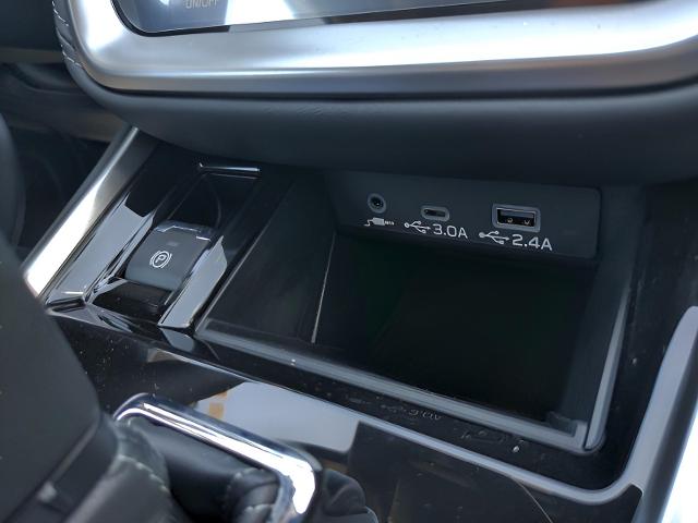 2025 Subaru Outback Vehicle Photo in Green Bay, WI 54304