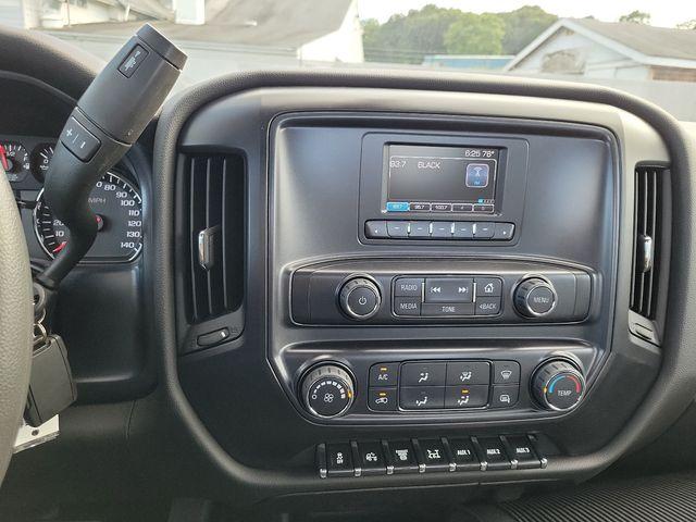 2024 Chevrolet Silverado 5500 HD Vehicle Photo in DANBURY, CT 06810-5034