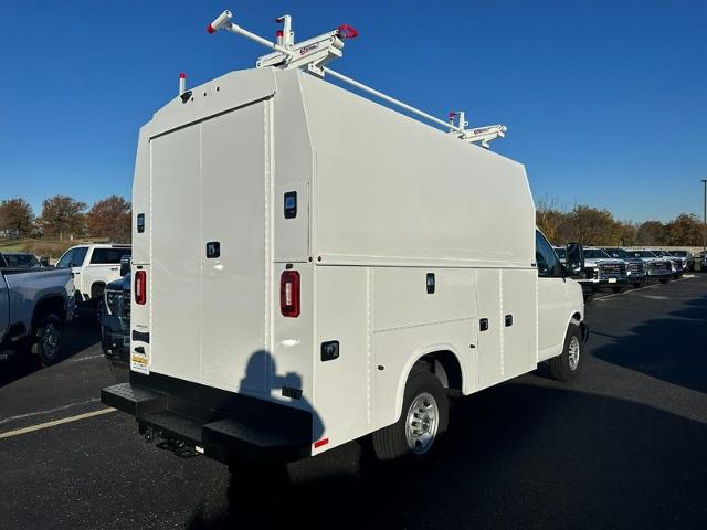 2024 Chevrolet Express Cutaway 3500 Vehicle Photo in COLUMBIA, MO 65203-3903