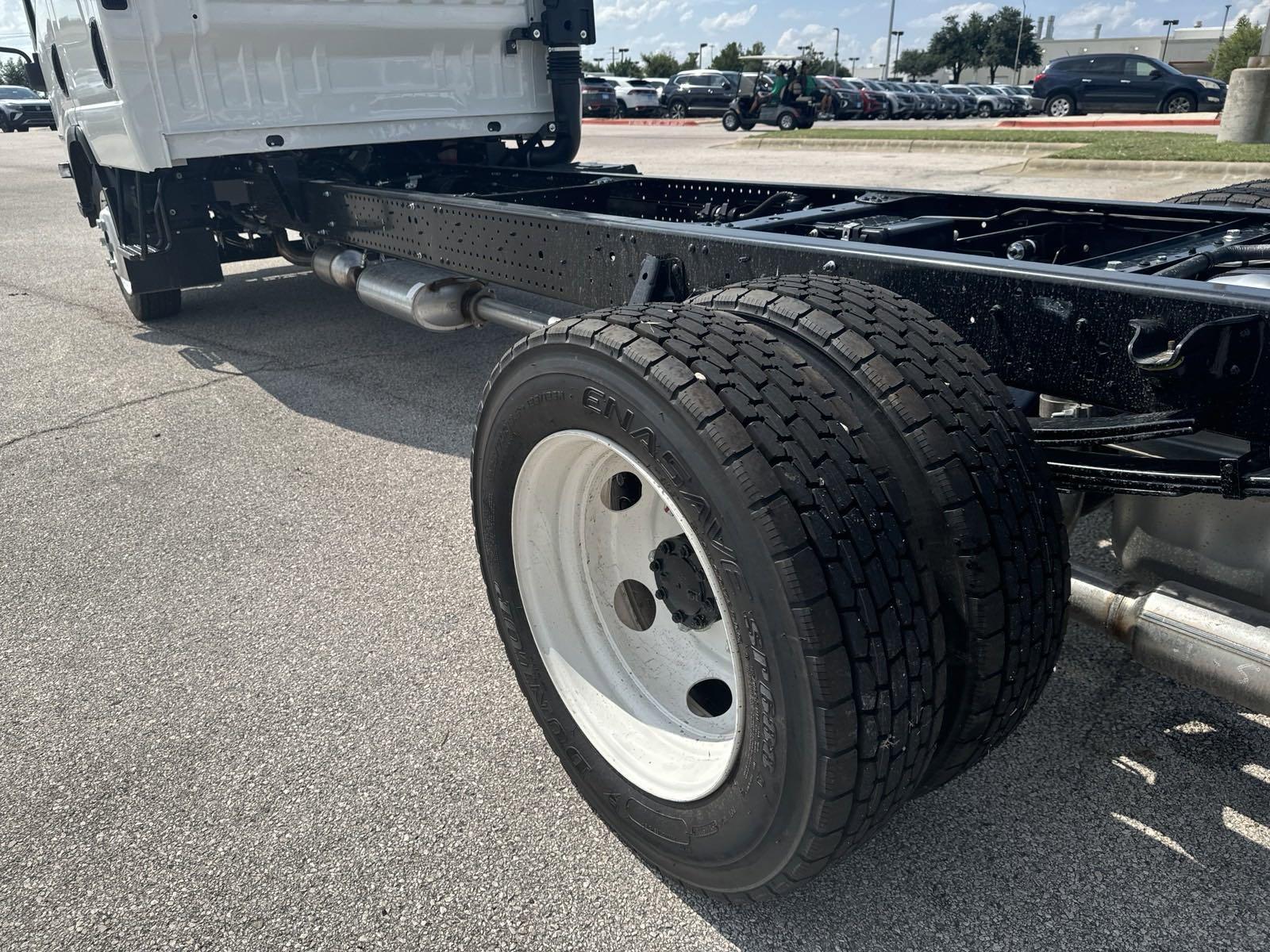 2025 Chevrolet Low Cab Forward 4500 Vehicle Photo in GEORGETOWN, TX 78626-7508