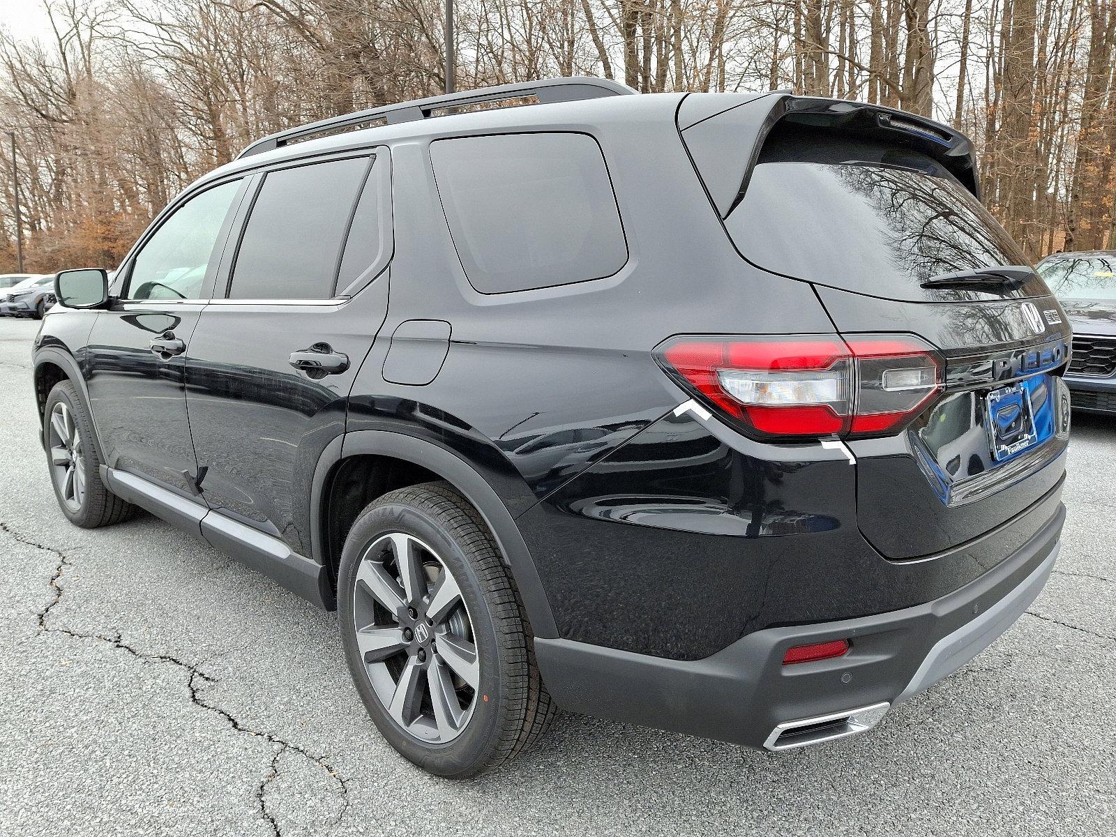 2025 Honda Pilot Vehicle Photo in Harrisburg, PA 17111