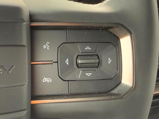 2024 GMC HUMMER EV SUV Vehicle Photo in COLUMBIA, MO 65203-3903