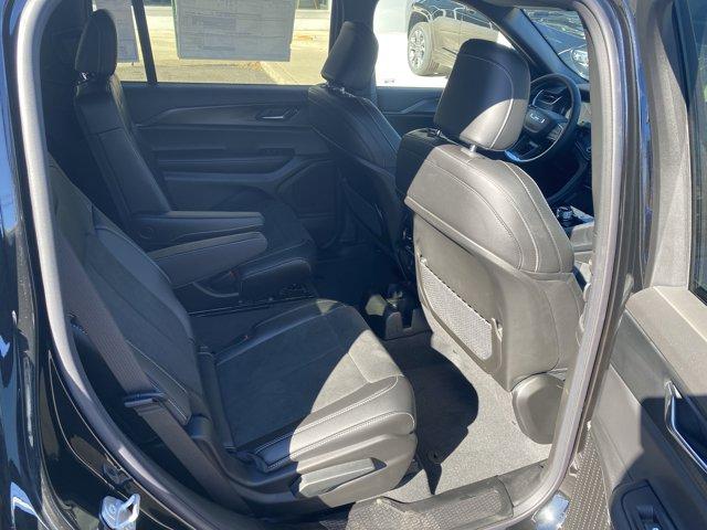 2025 Jeep Grand Cherokee L Vehicle Photo in Doylsetown, PA 18901