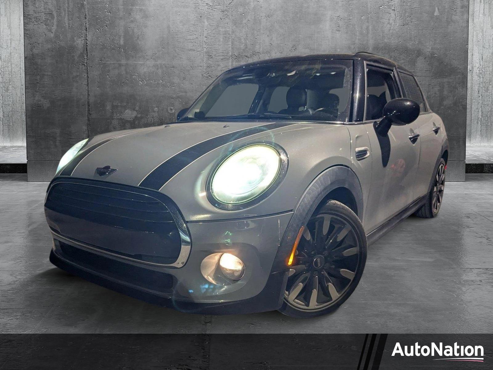 2016 MINI Cooper Hardtop 4 Door Vehicle Photo in MIAMI, FL 33134-2699