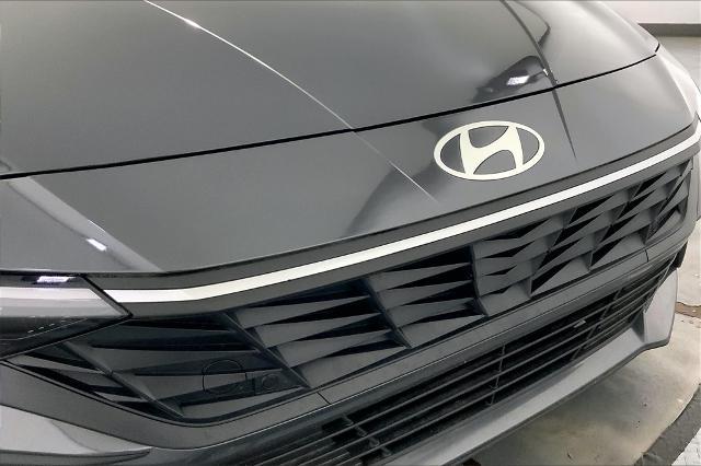 2024 Hyundai ELANTRA Vehicle Photo in Lees Summit, MO 64086