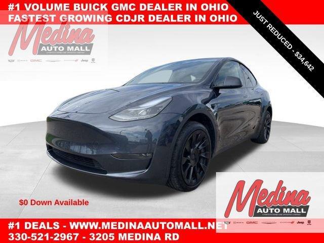 2024 Tesla Model Y Vehicle Photo in MEDINA, OH 44256-9631