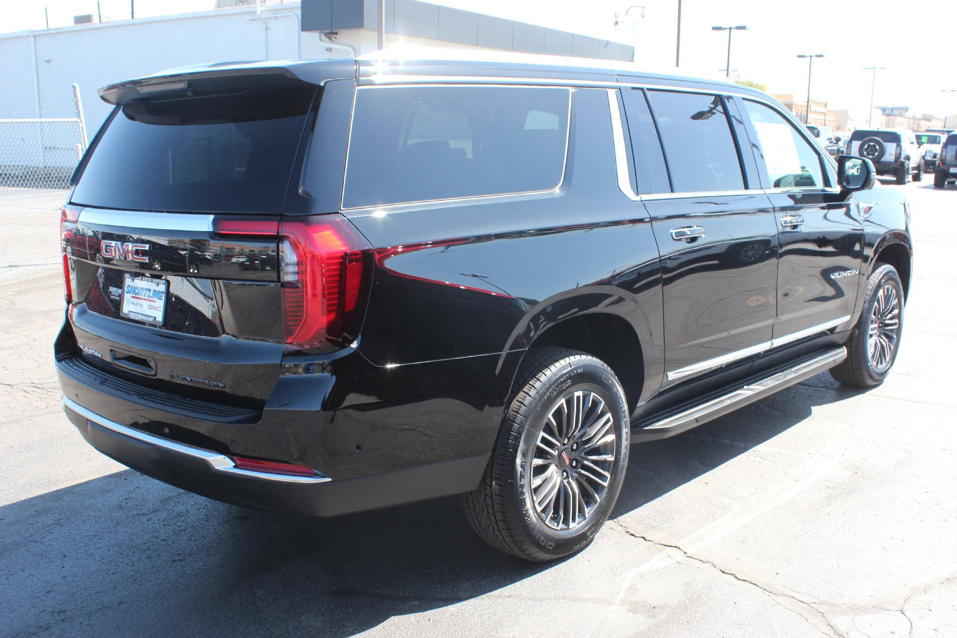 2025 GMC Yukon XL Vehicle Photo in AURORA, CO 80012-4011