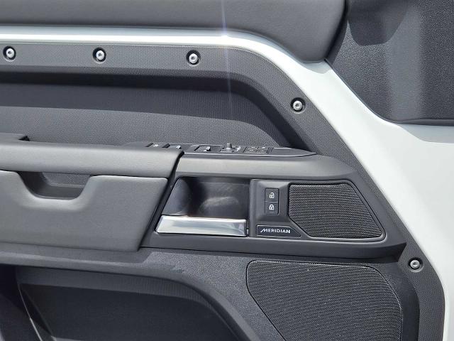 2025 Defender Vehicle Photo in AUSTIN, TX 78717