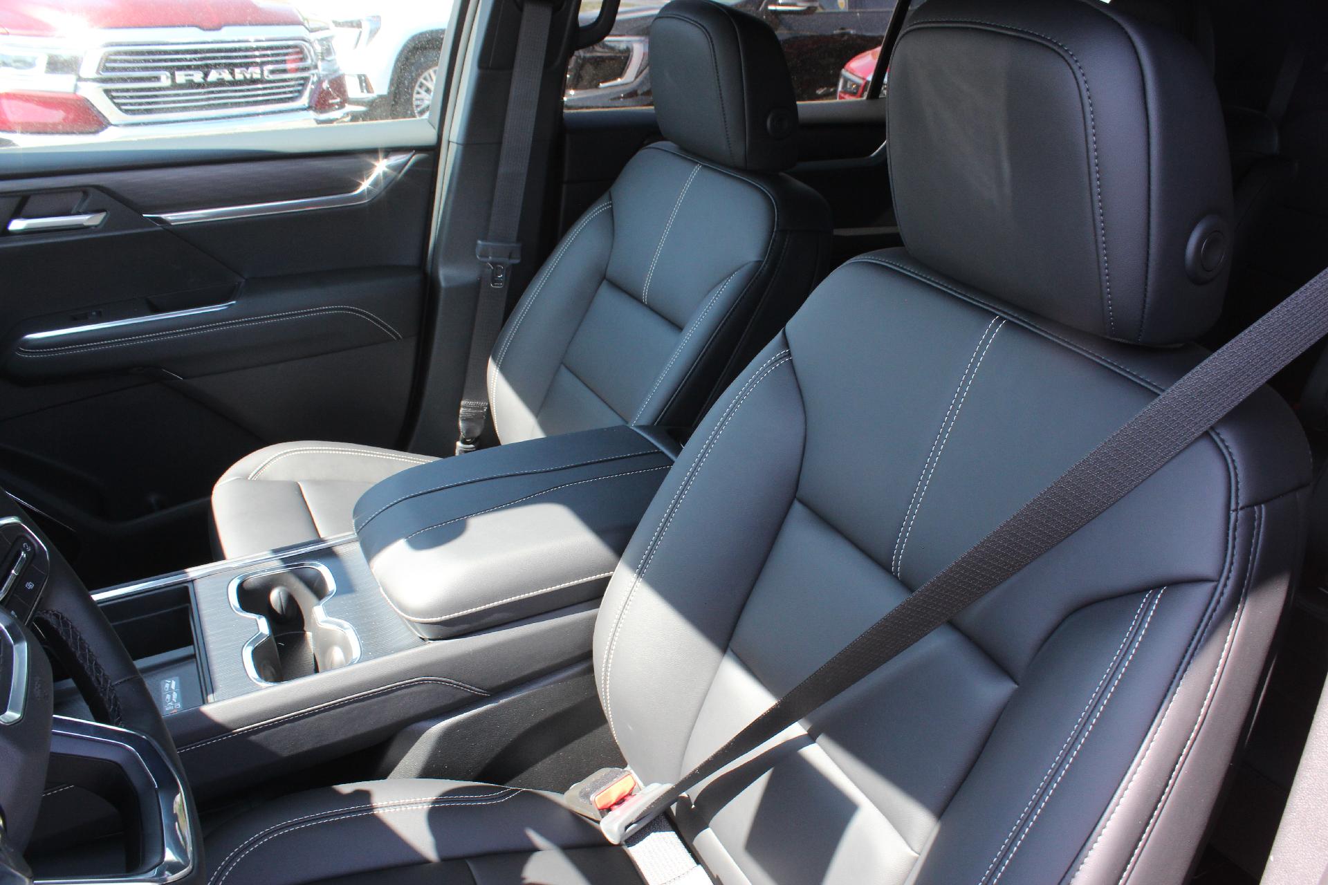 2025 GMC Acadia Vehicle Photo in AURORA, CO 80012-4011