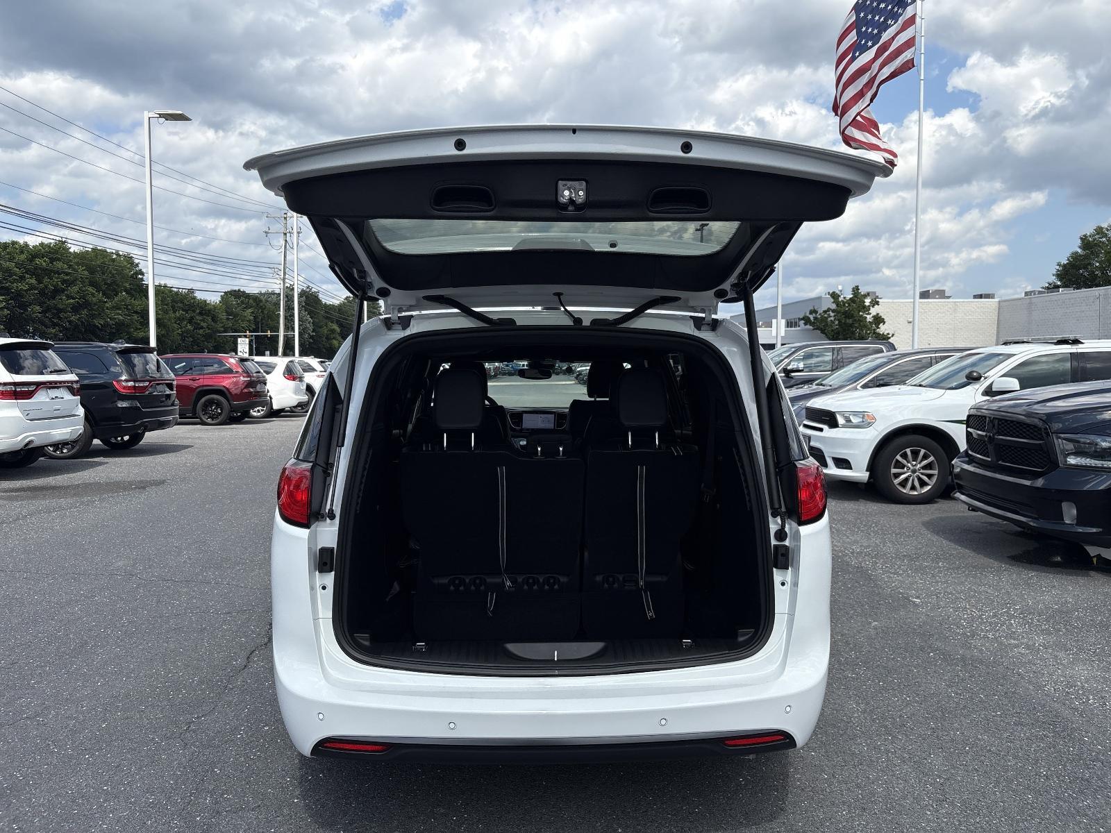 2025 Chrysler Voyager Vehicle Photo in Mechanicsburg, PA 17050-1707