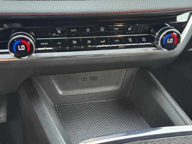 2026 Chevrolet Equinox Vehicle Photo in COLUMBIA, MO 65203-3903