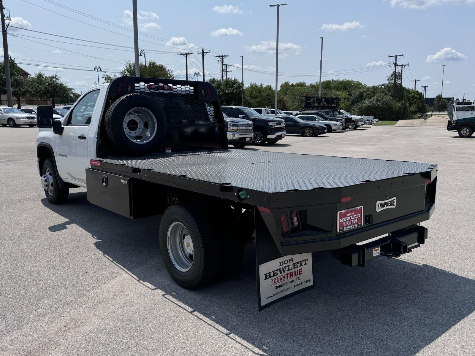2024 Chevrolet Silverado 3500 HD Chassis Cab Vehicle Photo in GEORGETOWN, TX 78626-7508