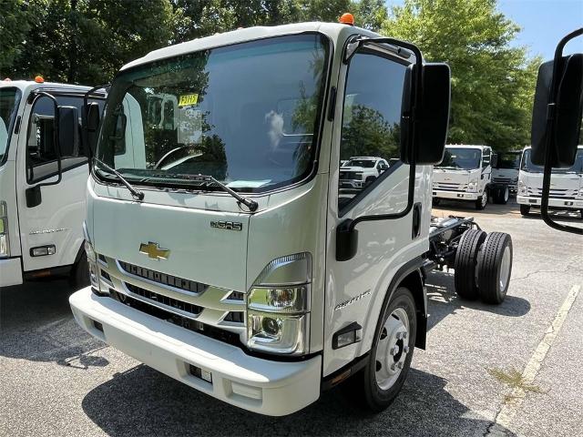 2025 Chevrolet Low Cab Forward 4500 Vehicle Photo in ALCOA, TN 37701-3235