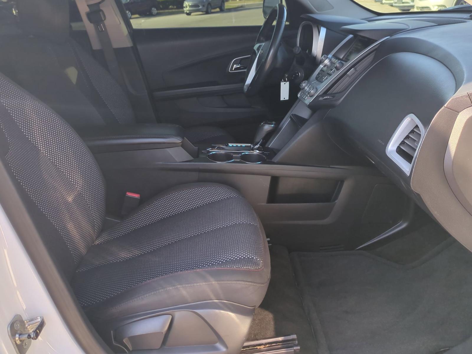 2017 Chevrolet Equinox Vehicle Photo in BARTLETT, TN 38133-4101