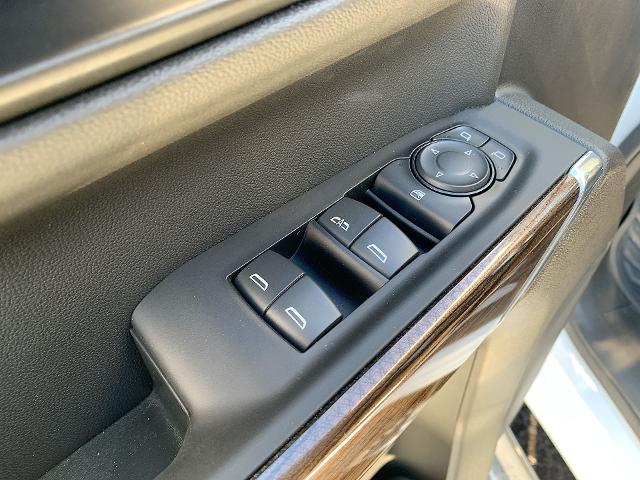 2021 Chevrolet Silverado 1500 Vehicle Photo in MOON TOWNSHIP, PA 15108-2571