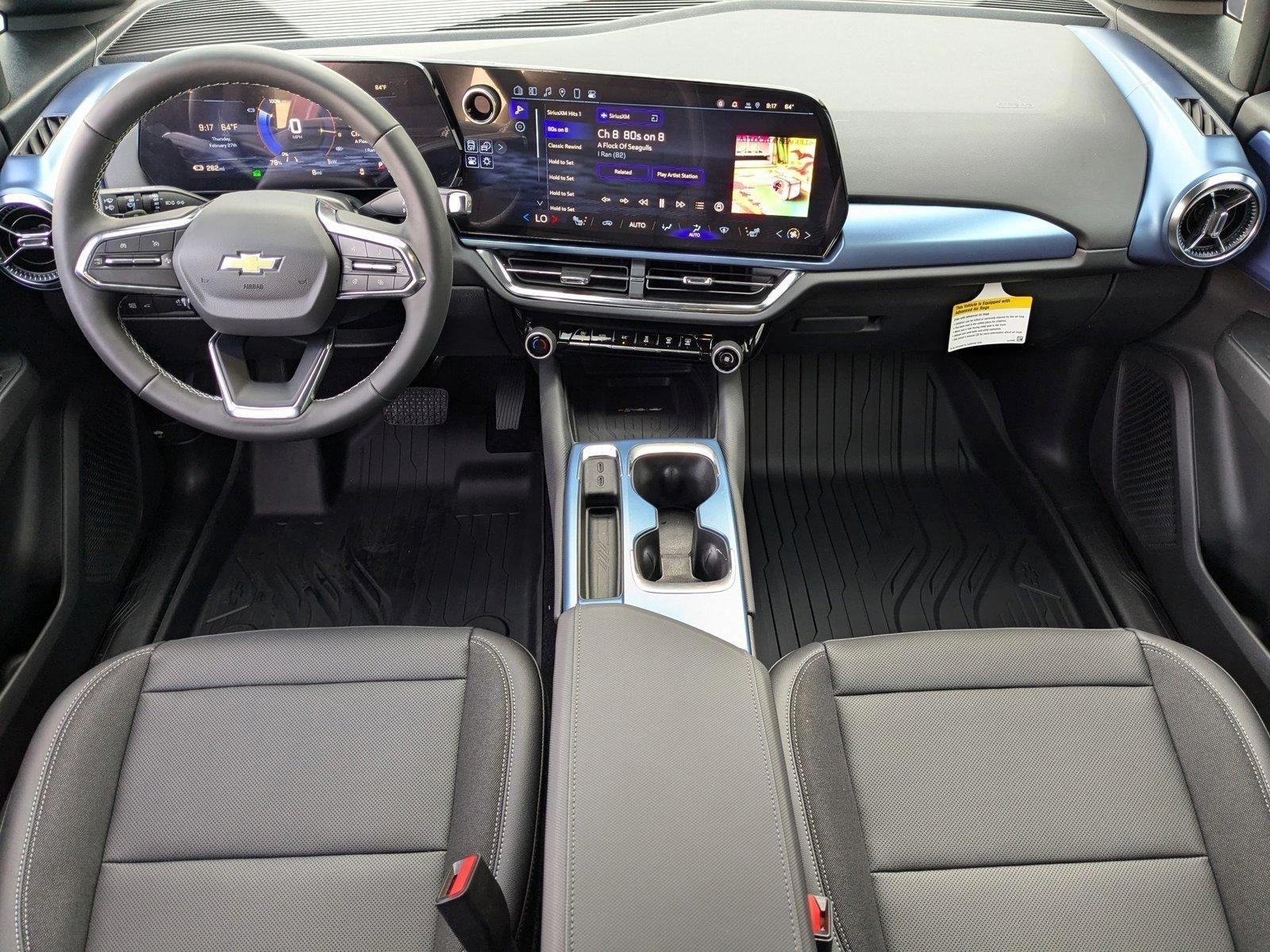 2025 Chevrolet Equinox EV Vehicle Photo in VALENCIA, CA 91355-1705