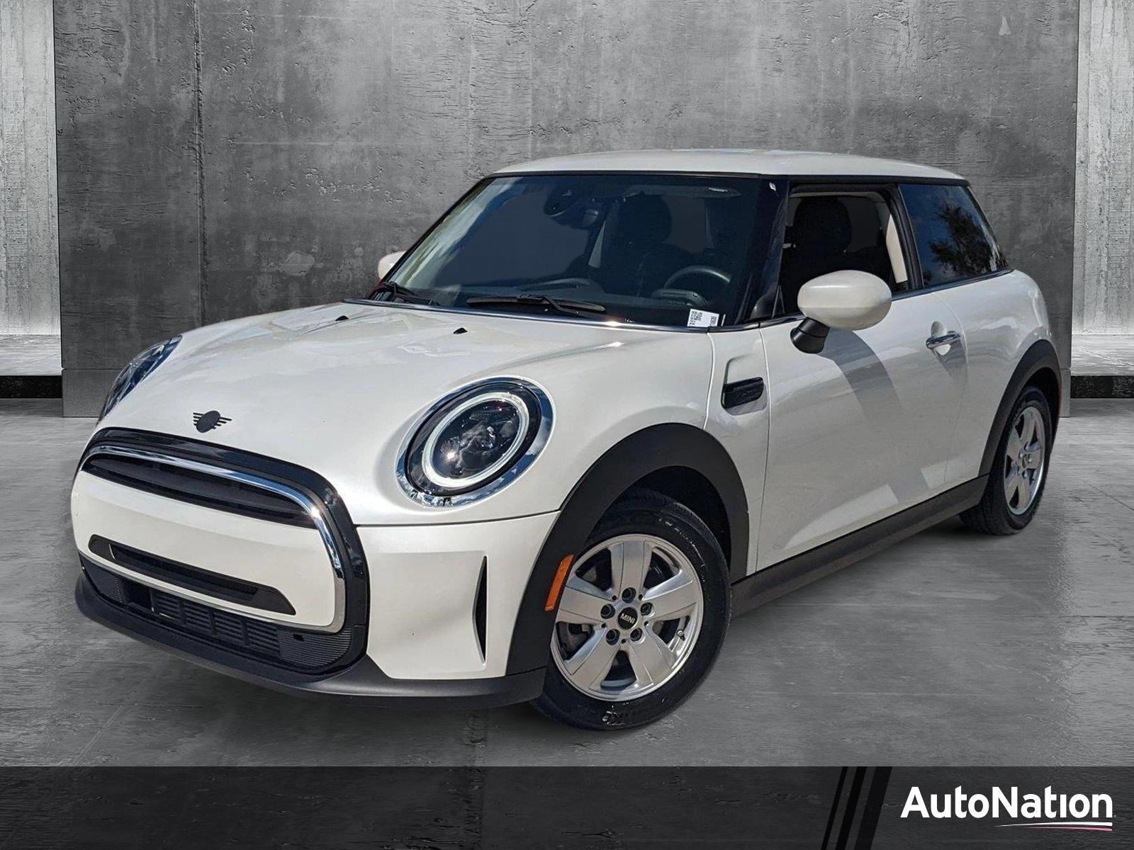 2024 MINI Cooper Hardtop 2 Door Vehicle Photo in Coconut Creek, FL 33073