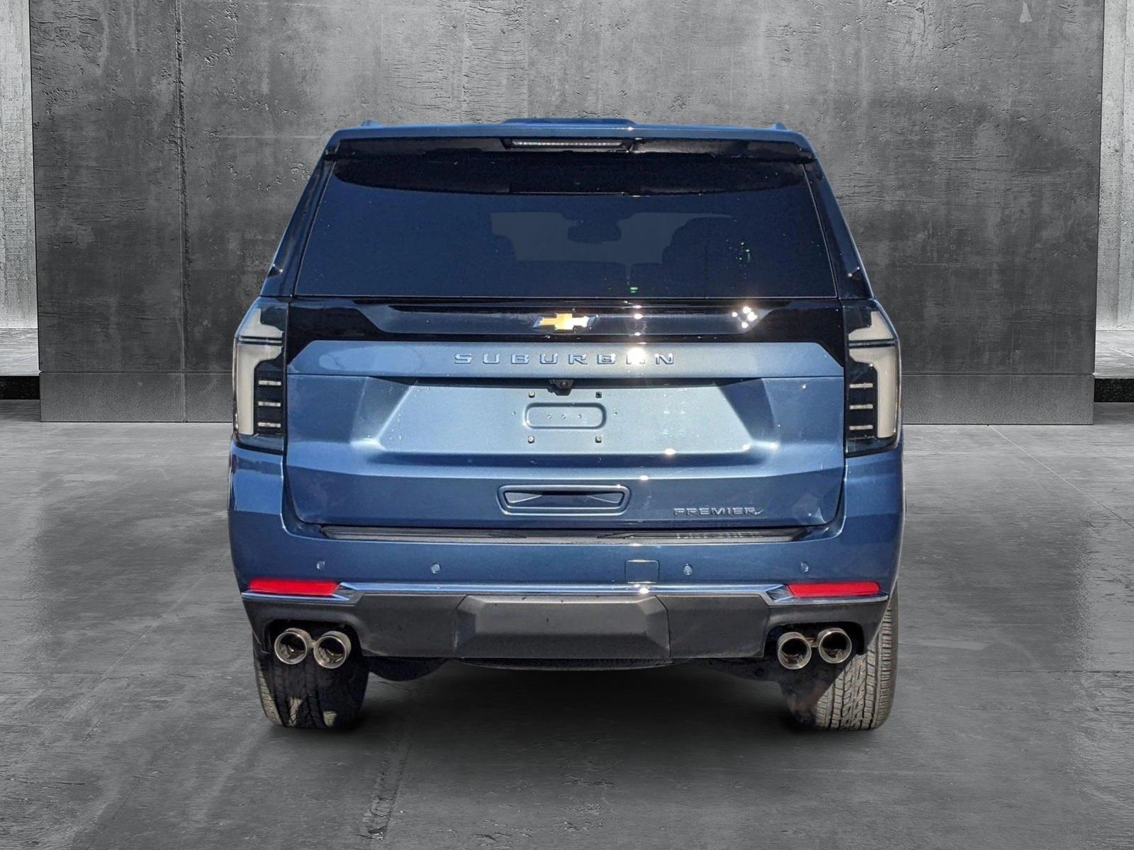 2025 Chevrolet Suburban Vehicle Photo in TIMONIUM, MD 21093-2300