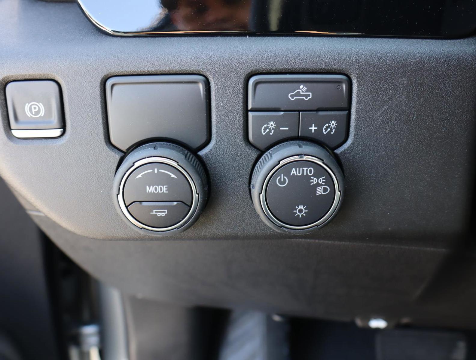 2025 Chevrolet Silverado 1500 Vehicle Photo in LOS ANGELES, CA 90007-3794