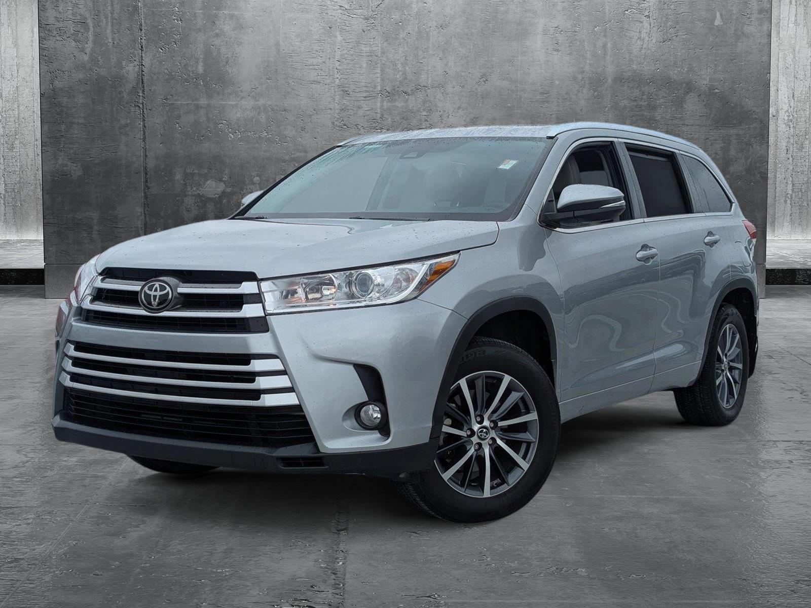2017 Toyota Highlander Vehicle Photo in Ft. Myers, FL 33907