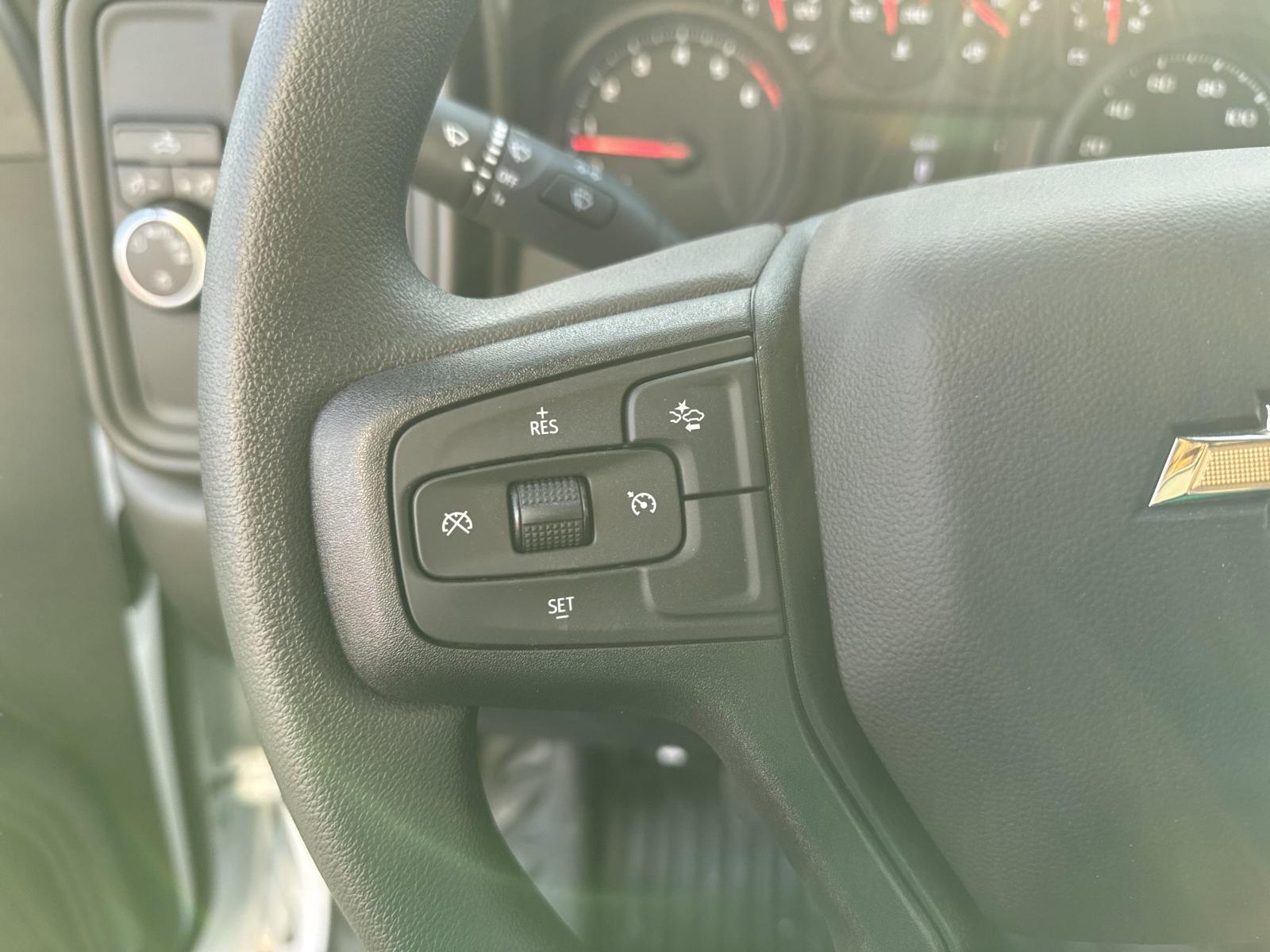 2025 Chevrolet Silverado 3500 HD Chassis Cab Vehicle Photo in GEORGETOWN, TX 78626-7508
