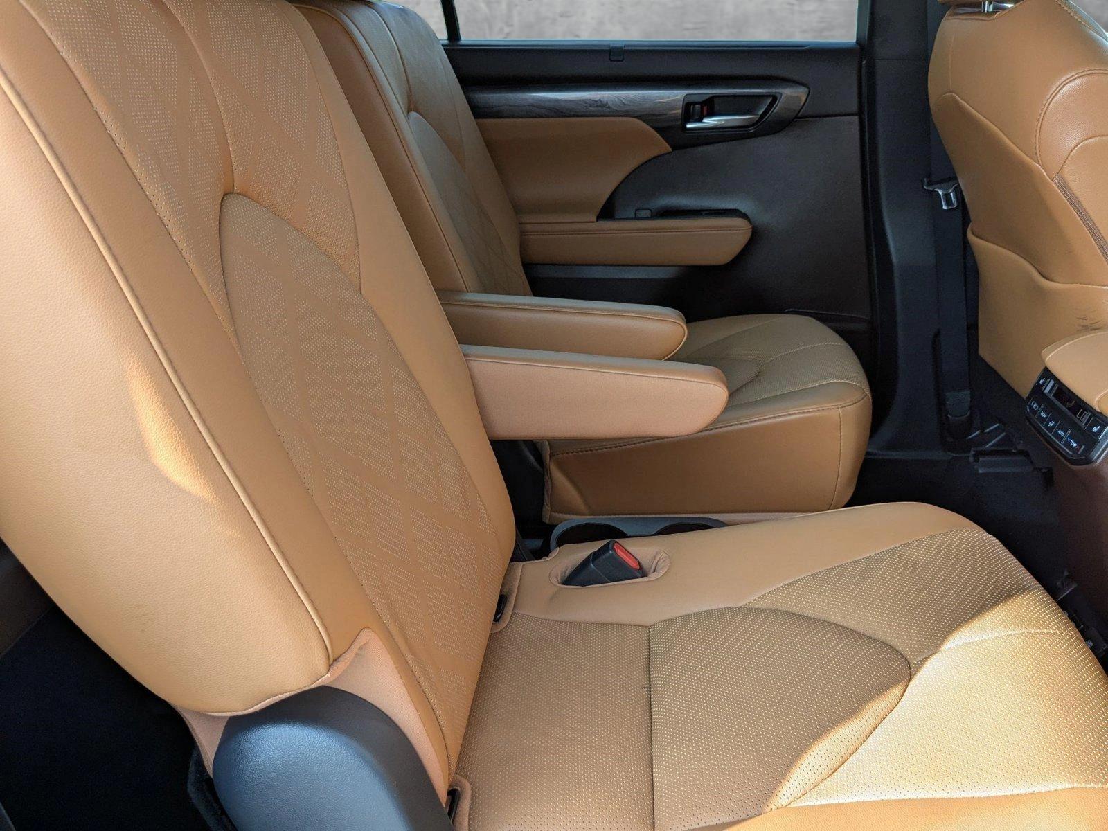 2021 Toyota Highlander Vehicle Photo in Clearwater, FL 33765