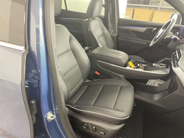 2025 Buick Enclave Vehicle Photo in GILBERT, AZ 85297-0402
