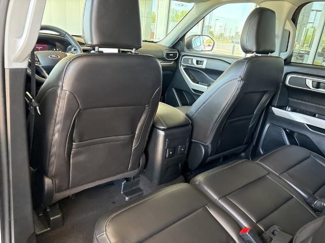 2024 Ford Explorer Vehicle Photo in MANHATTAN, KS 66502-5036