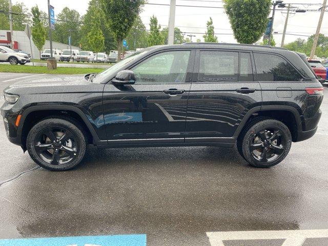 2025 Jeep Grand Cherokee Vehicle Photo in Doylsetown, PA 18901