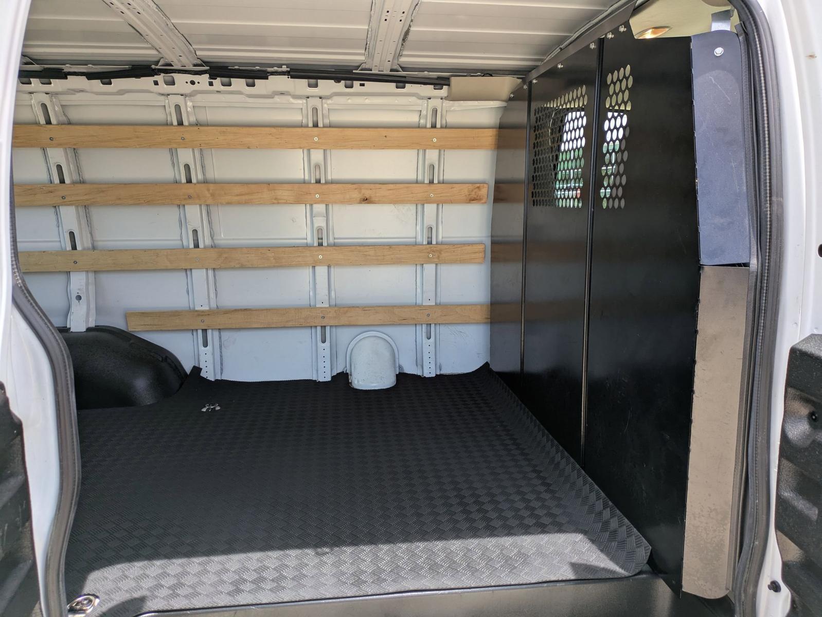 2023 Chevrolet Express Cargo 2500 Vehicle Photo in SELMA, TX 78154-1460
