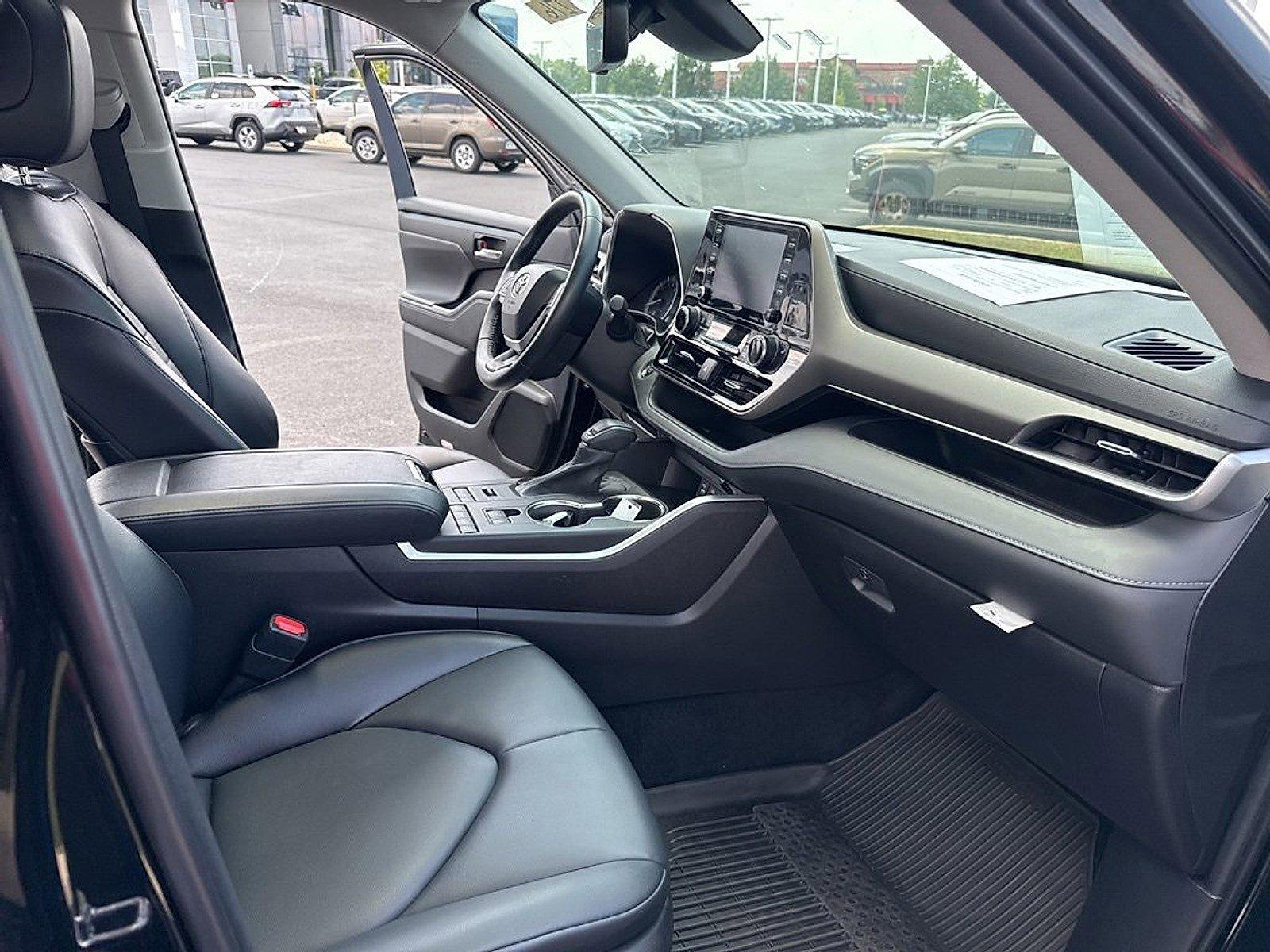 2022 Toyota Highlander Vehicle Photo in Harrisburg, PA 17111