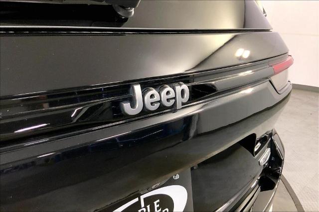 2023 Jeep Grand Cherokee Vehicle Photo in Kansas City, MO 64114