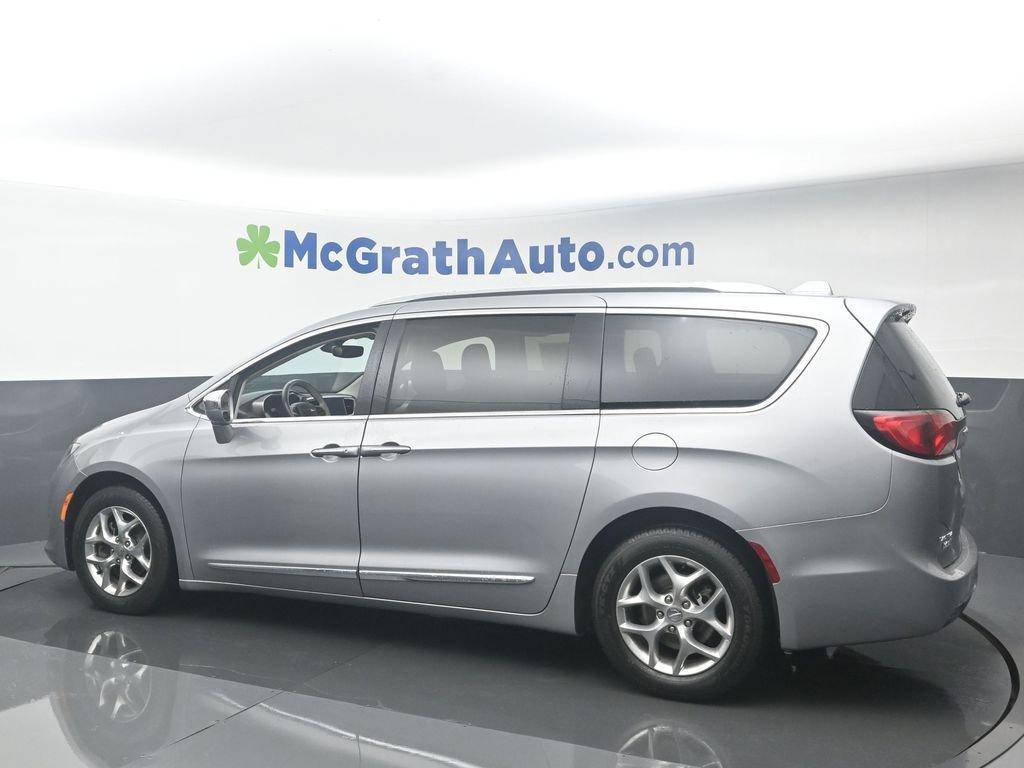 2018 Chrysler Pacifica Vehicle Photo in Marion, IA 52302