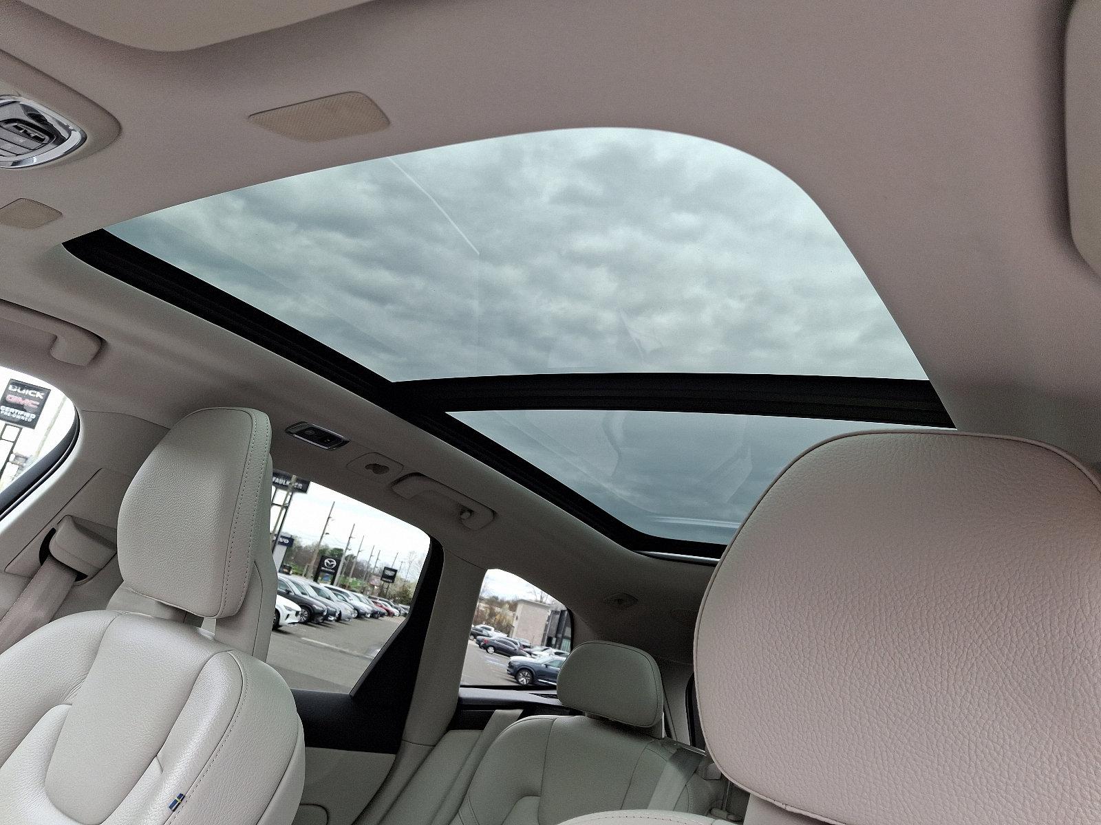 2019 Volvo XC60 Vehicle Photo in Trevose, PA 19053