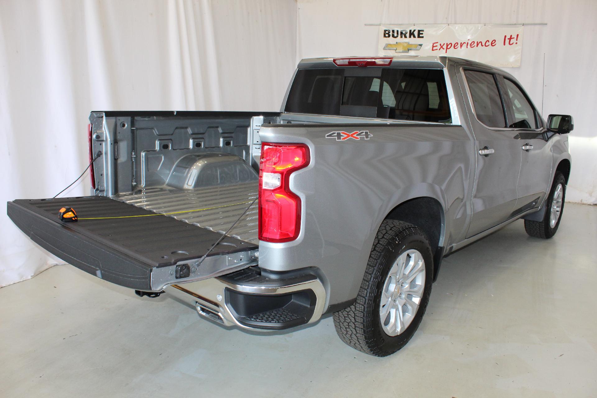 2025 Chevrolet Silverado 1500 Vehicle Photo in NORTHAMPTON, MA 01060-1120