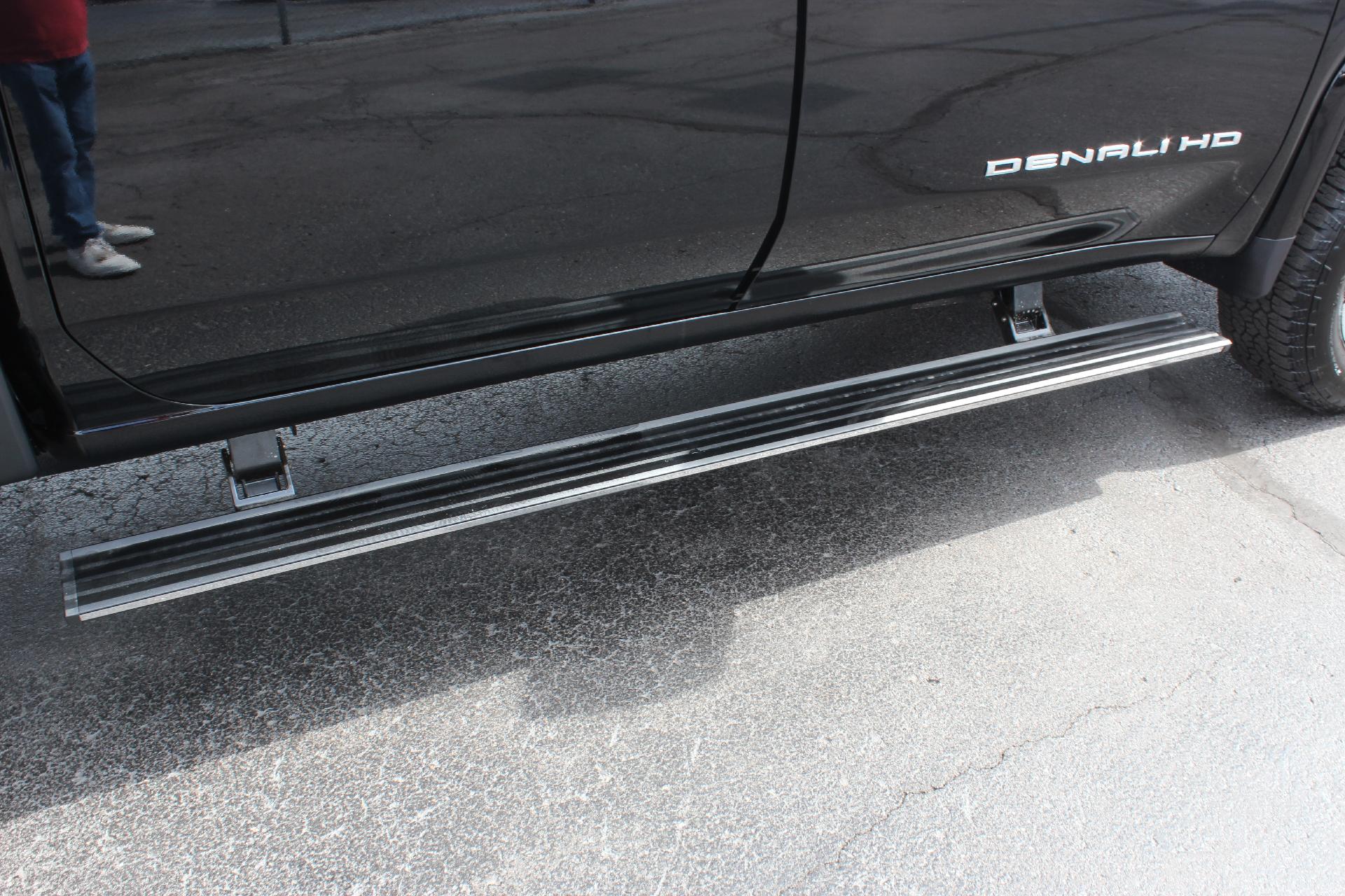 2025 GMC Sierra 2500 HD Vehicle Photo in AURORA, CO 80012-4011