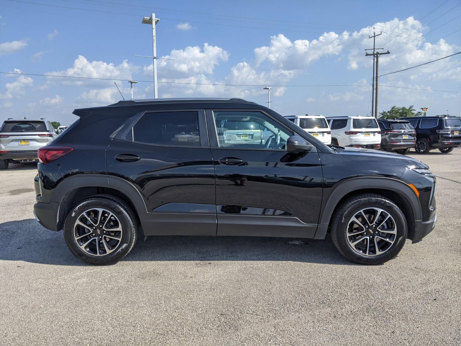 2024 Chevrolet Trailblazer Vehicle Photo in Seguin, TX 78155