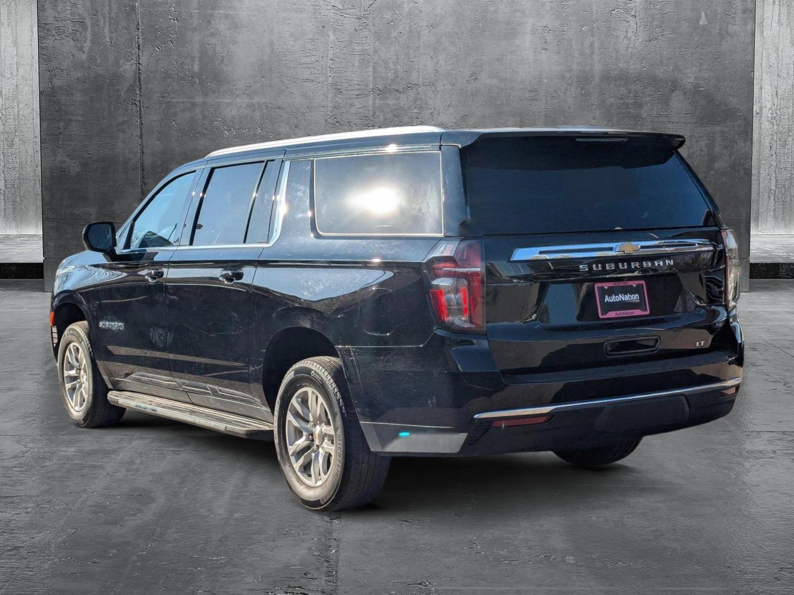 2023 Chevrolet Suburban Vehicle Photo in LONE TREE, CO 80124-2750