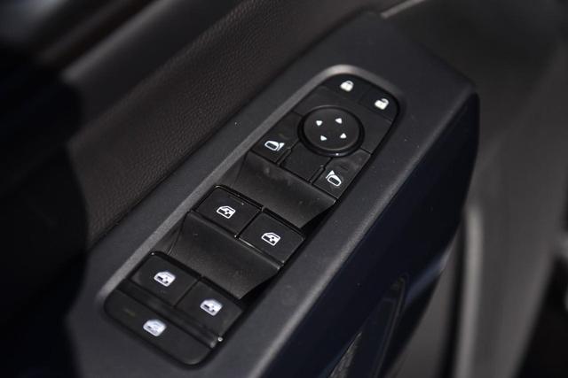 2025 Nissan Pathfinder Vehicle Photo in Ballwin, MO 63011