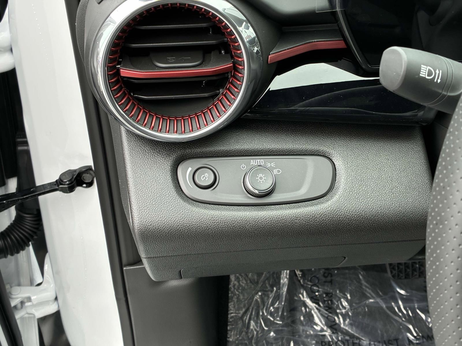 2025 Chevrolet Trax Vehicle Photo in LOS ANGELES, CA 90007-3794