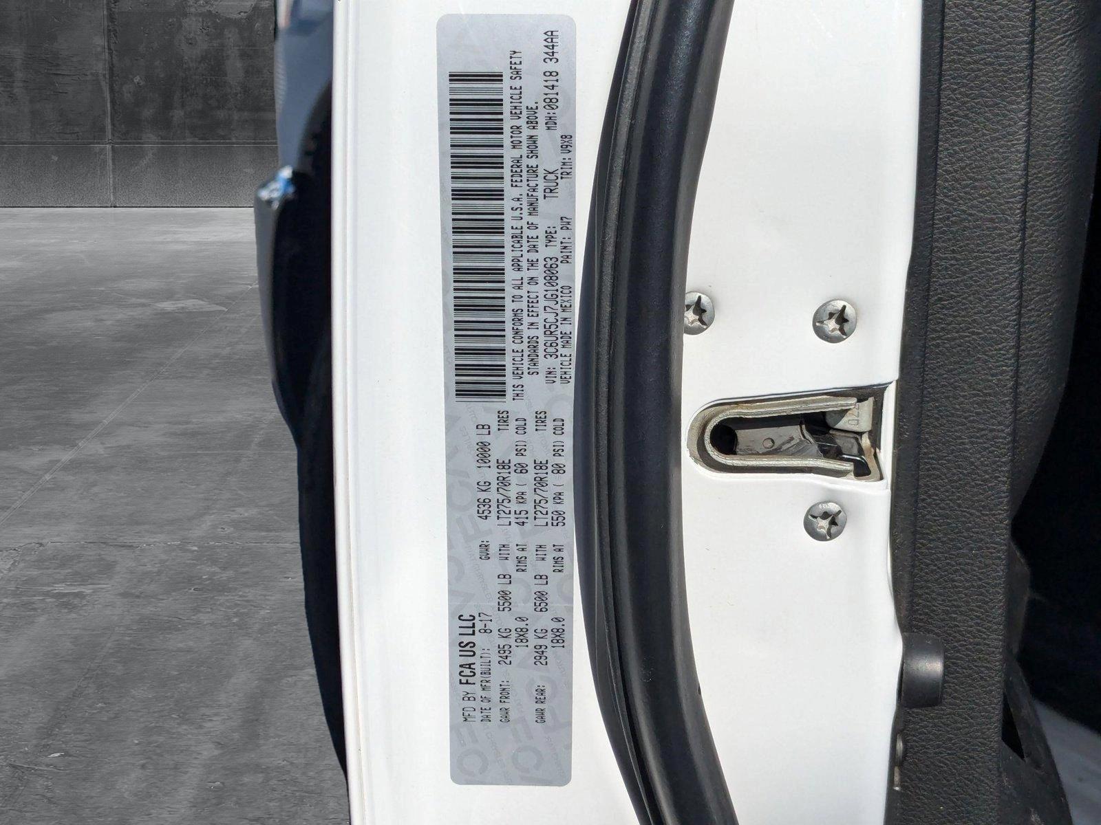 2018 Ram 2500 Vehicle Photo in VALENCIA, CA 91355-1705