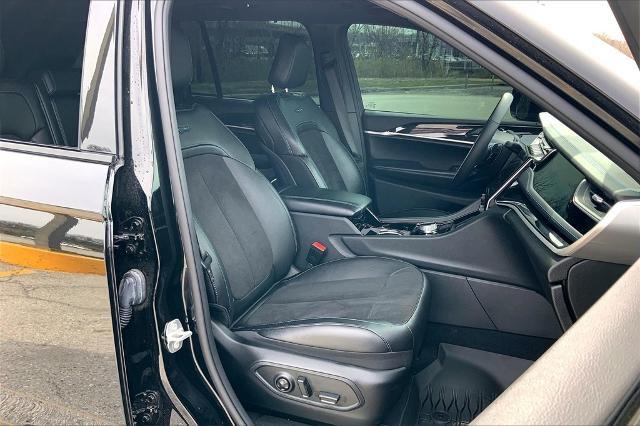 2023 Jeep Grand Cherokee 4xe Vehicle Photo in Kansas City, MO 64114