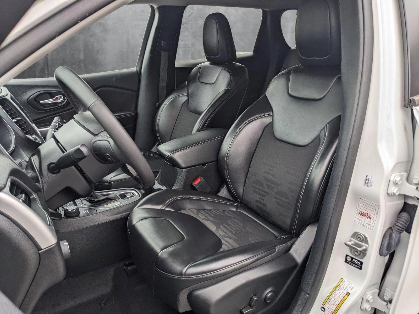 2022 Jeep Cherokee Vehicle Photo in HOUSTON, TX 77034-5009