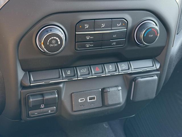 2025 Chevrolet Silverado 2500 HD Vehicle Photo in COLUMBIA, MO 65203-3903