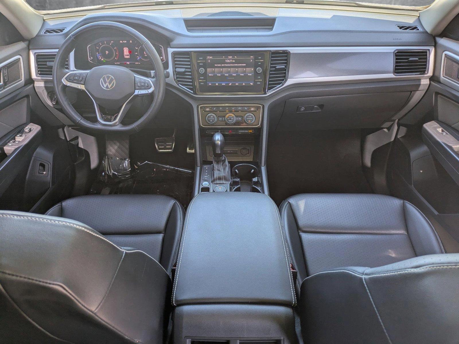 2022 Volkswagen Atlas Vehicle Photo in Sarasota, FL 34231