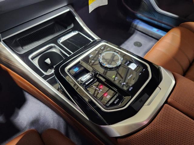2025 BMW i7 Vehicle Photo in GRAPEVINE, TX 76051